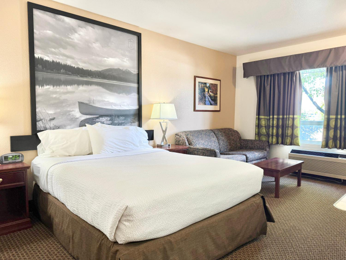 Bedroom 3, Super 8 by Wyndham High River, Division No. 6