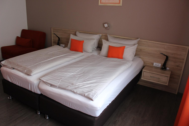 Bedroom 4, Hotel am Brunnchen, Mayen-Koblenz