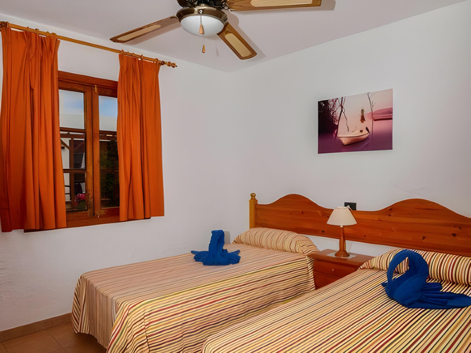 Bedroom 2, Bungalows Castillo Club Lake, Las Palmas