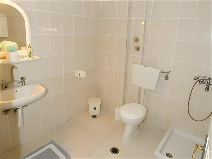 Bathroom 3, Pagona Hotel, Central Greece
