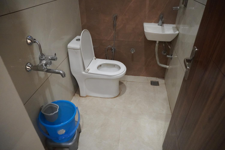 Bathroom 4, The Royal Barbariq Hotel, Sikar