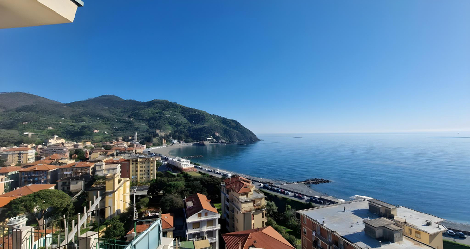 Others 2, Una finestra sul mare accanto alle 5 Terre, La Spezia