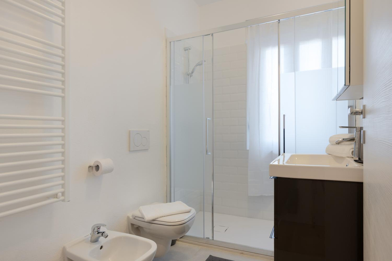 Bathroom 2, Alexander's Nest, Trieste