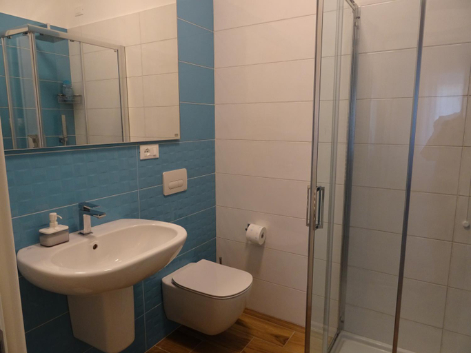 Bathroom 3, Meeting, Pescara