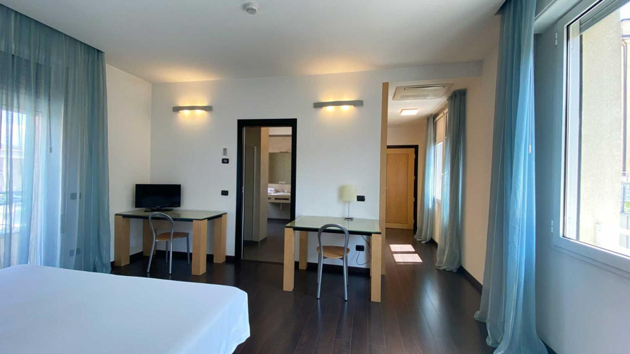 Bedroom 2, Luxury Rooms Padova Station, Padua