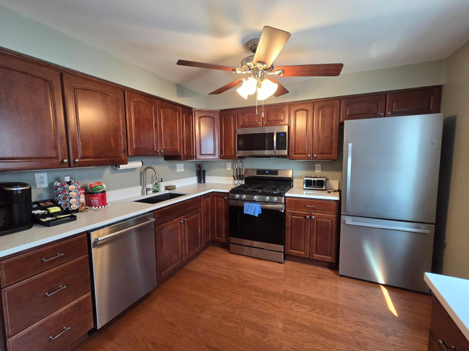 Others 4, CUTE AND COZY DECK SUITE, Allegheny