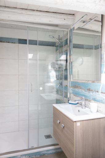 Bathroom 2, L'Oasi del Tirreno, Palermo