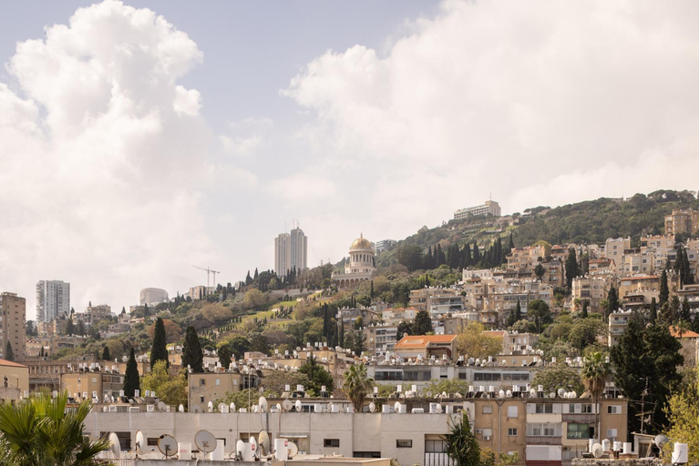 4, Stylish 3BR City Stay Near Bahaʼi Gardens