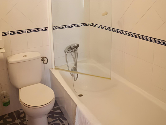 Bathroom 3, Hostal Niza, Huelva