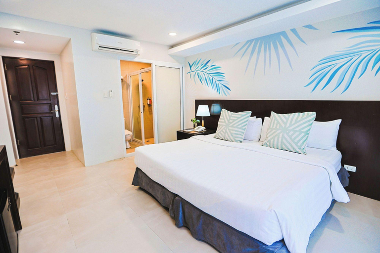 Bedroom 2, Holiday Suites Port Barton, San Vicente