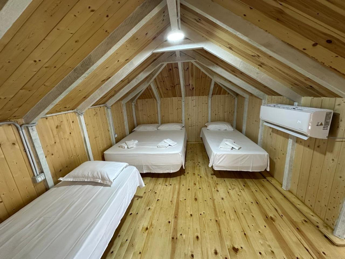 Bedroom 2, Meti guest house wooden room, Krujës