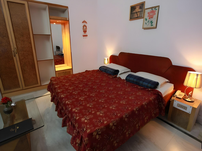 Bedroom 2, Hotel Surya Khajuraho, Chhatarpur