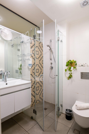 Bathroom 5, Kibbutz Kfar Masaryk Country Lodging