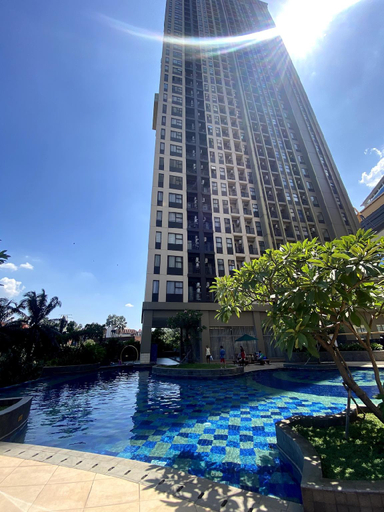 Exterior & Views 1, Convenient Studio At Apartment Transpark Cibubur, Depok