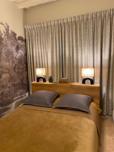 Bedroom, Les Hortensias, Oise