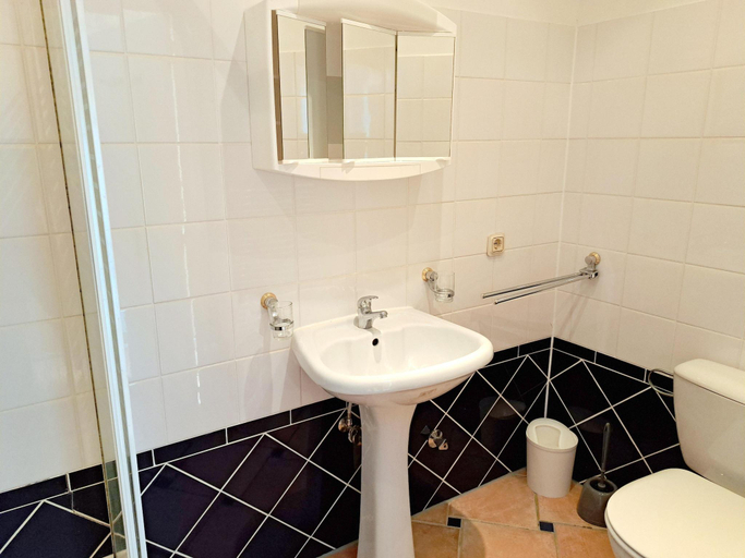 Bathroom 2, Home with Sea View in Le Pouldu, Finistère