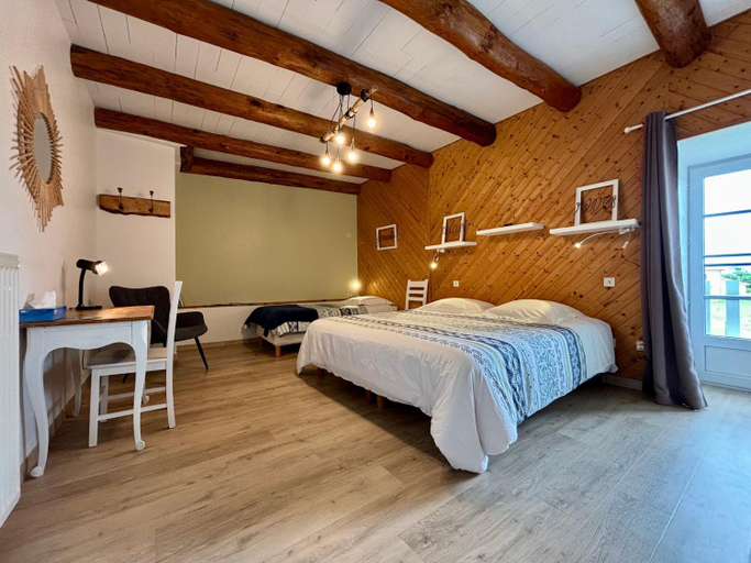 Bedroom 2, Location au cœur du Deves, proche Puy-en-Velay et chemin de St-Jacques - FR-1-582-447, Haute-Loire