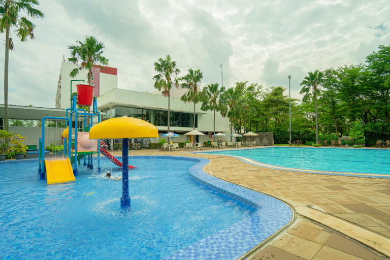 Swimming pool [outdoor] 3, DREAM INN Aeropolis By Reccoma, Tangerang
