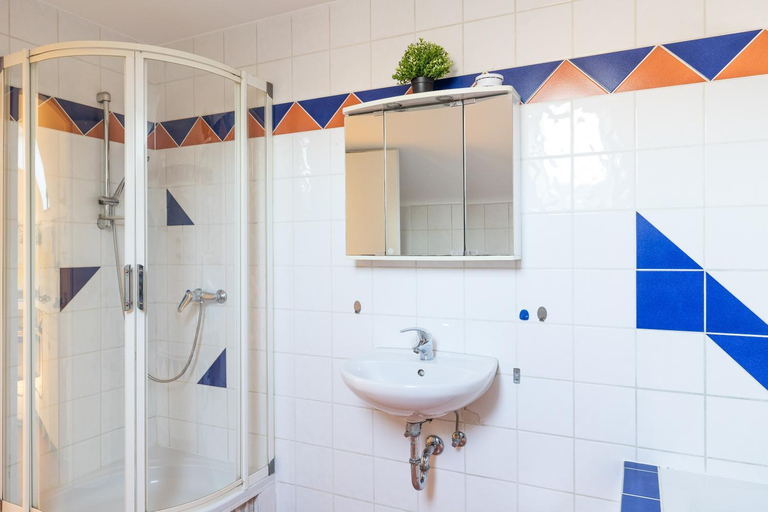 Bathroom 2, Angela Apartments, Würzburg