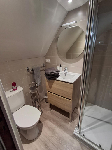 Bathroom 3, Les balcons de l'Arbizon, Hautes-Pyrénées