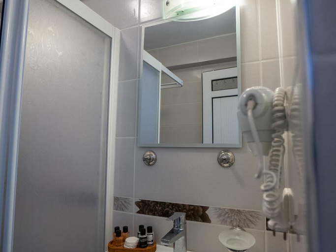Bathroom 4, Tunan Motel, Ayvalık
