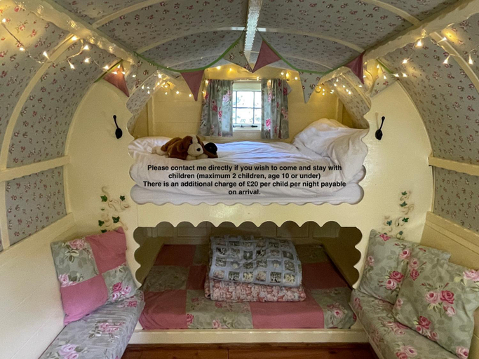 Bedroom 2, Fernwood, Hampshire