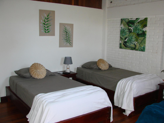Others 3, Private rooms, 10 min from SJO Airport, Belén