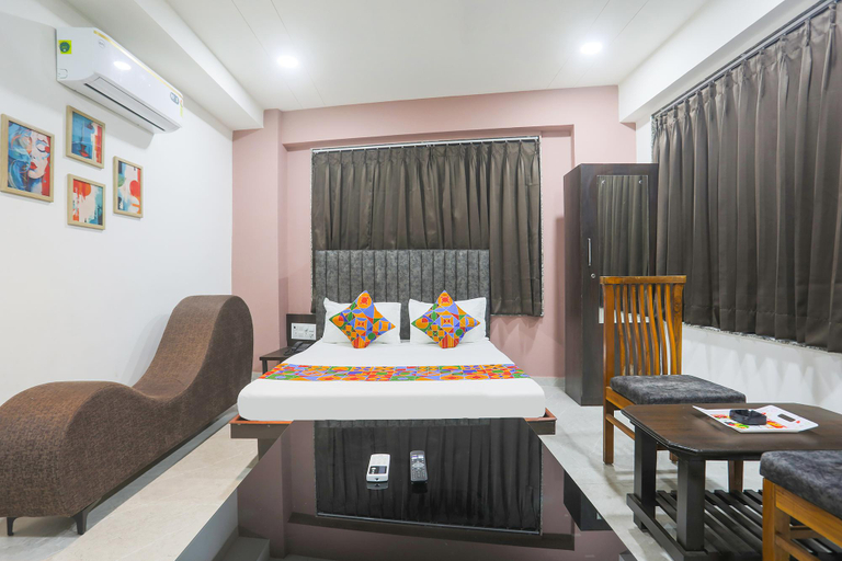 Bedroom 5, FabHotel River View, Surat