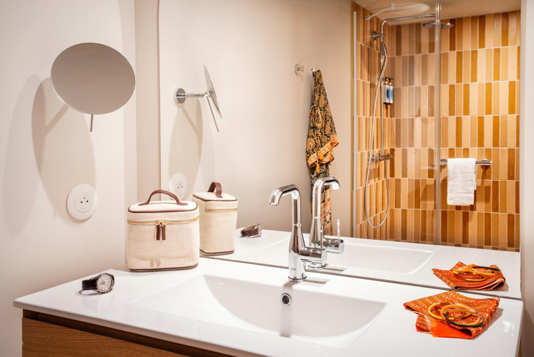 Bathroom 4, La Residence - Thalazur Arcachon, Gironde