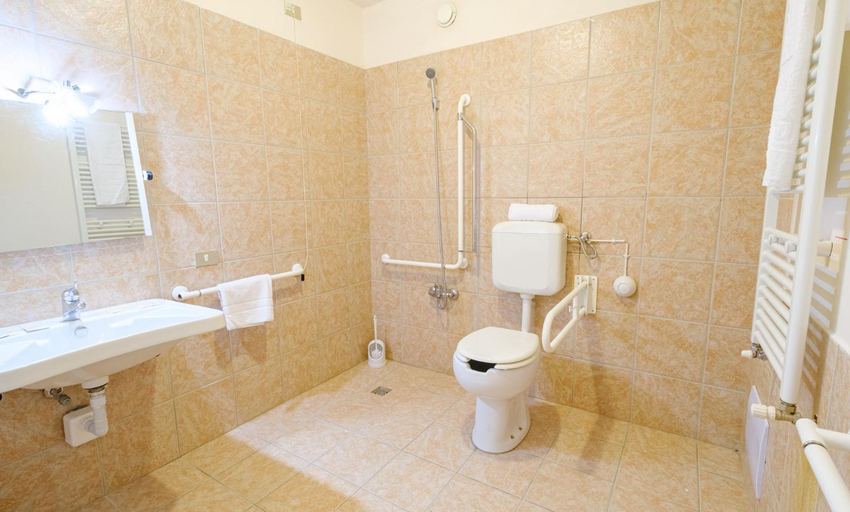 Bathroom 5, Forte Family Village, Udine