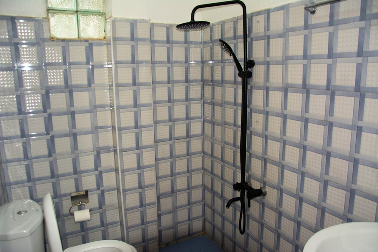 Bathroom 2, Morning Light Kitelella, Ella