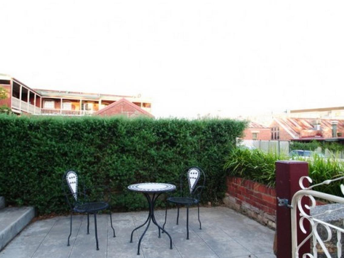 Others 4, Cobb and Co House, Gr. Bendigo - Central