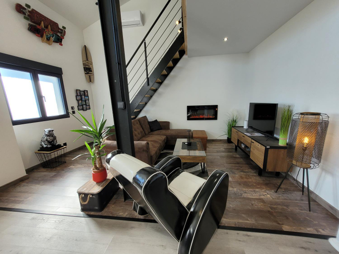 Others 5, Indus'Loft and Spa-Jacuzzi et Parking Prive, Loir-et-Cher