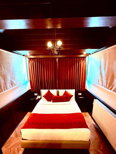 Bedroom 2, The Vintage Gulmarg Hotel, Baramulla