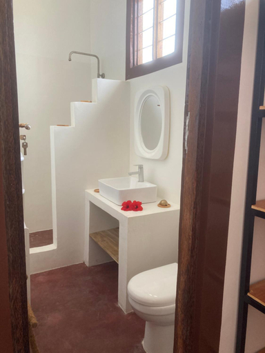 Bathroom, Habibi B&B, Kati