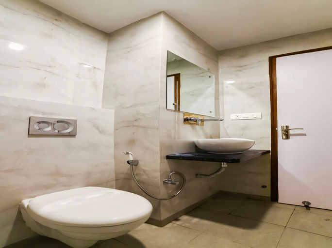 Bathroom, Hotel Awesome International, Delhi