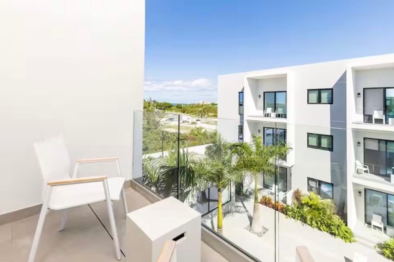 Others 5, Luxury apartment in Grace Bay Beach