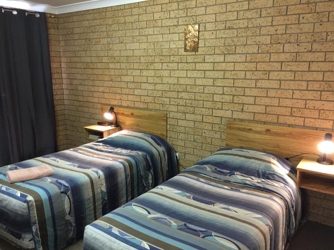 Bedroom 2, Three Ways Motel, Gilgandra