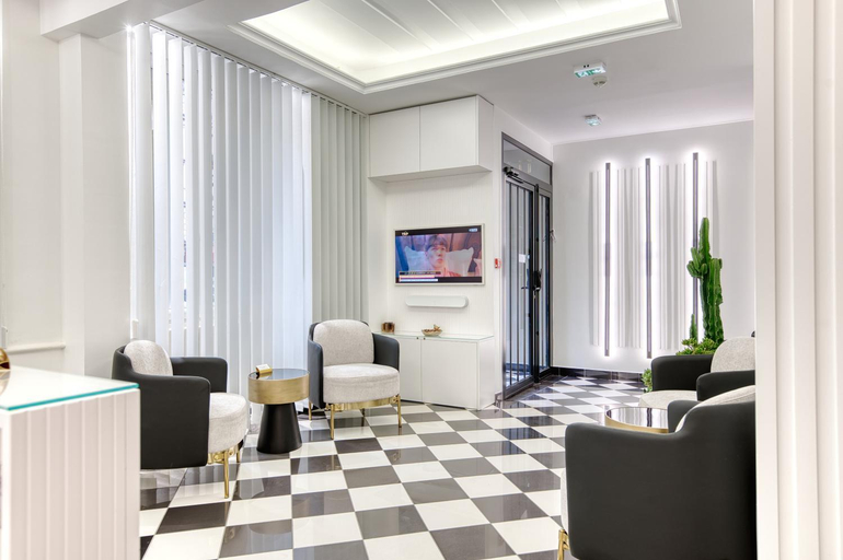 Others 4, Camelia Prestige - Place de la Nation, Paris