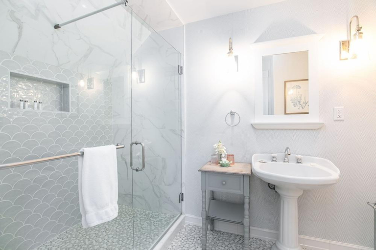 Bathroom 2, Biddle Point Inn, Marshall