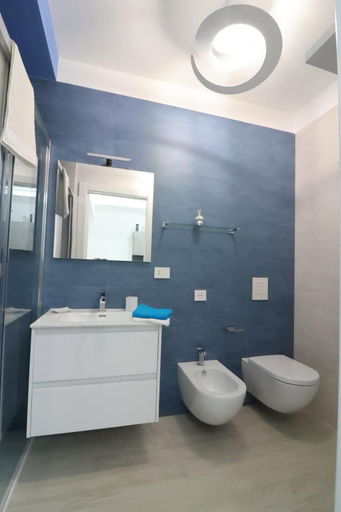 Bathroom, Ad un passo dal mare, Bari