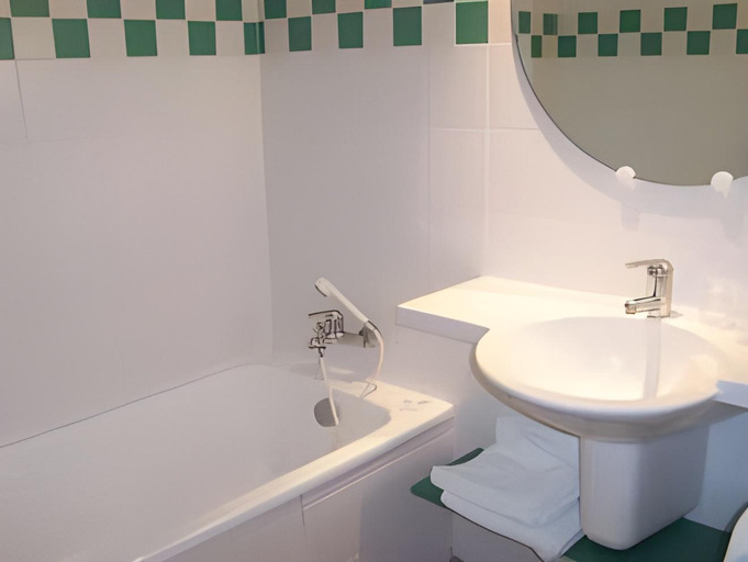 Bathroom 2, Le Robinson, Vendée