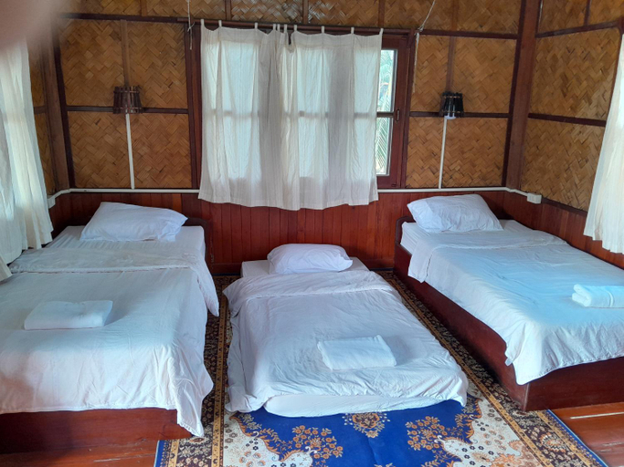 Bedroom 2, Sainamhai Resort, Hinboon
