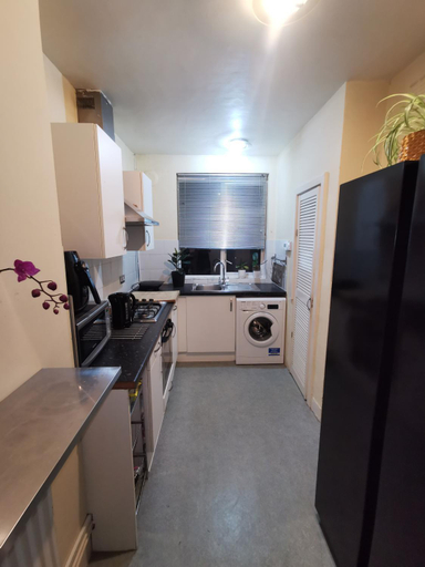Others 3, Neat double room, London