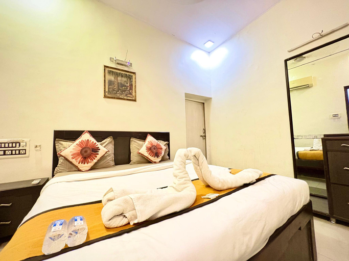 Bedroom 3, Hotel Jasmine - Ahmadabad, Ahmadabad