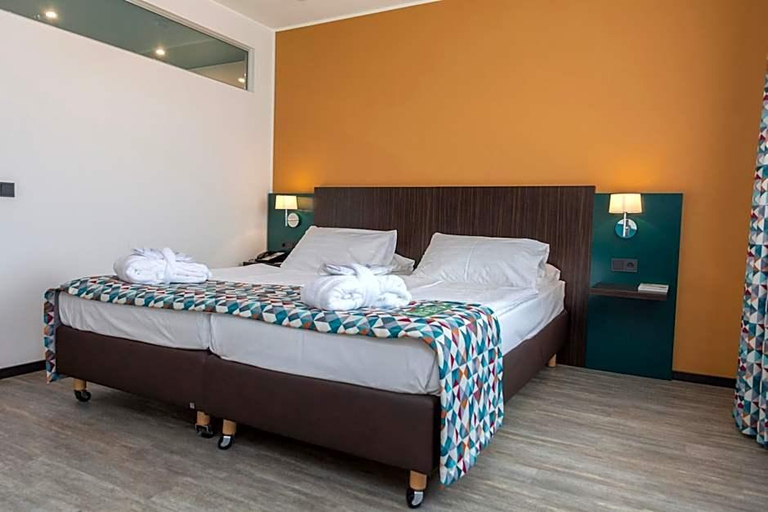 Bedroom 2, Steigenberger Hotel Linz, Linz