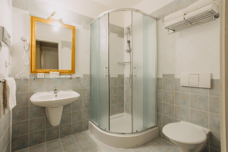 Bathroom 4, Louis Leger, Praha 2