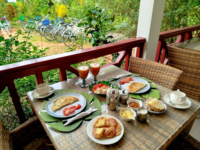 Food & Drinks 5, Lucy's Guesthouse double bed room upper floor