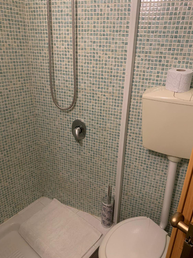 Bathroom 2, B&B Iside, Barletta-Andria-Trani