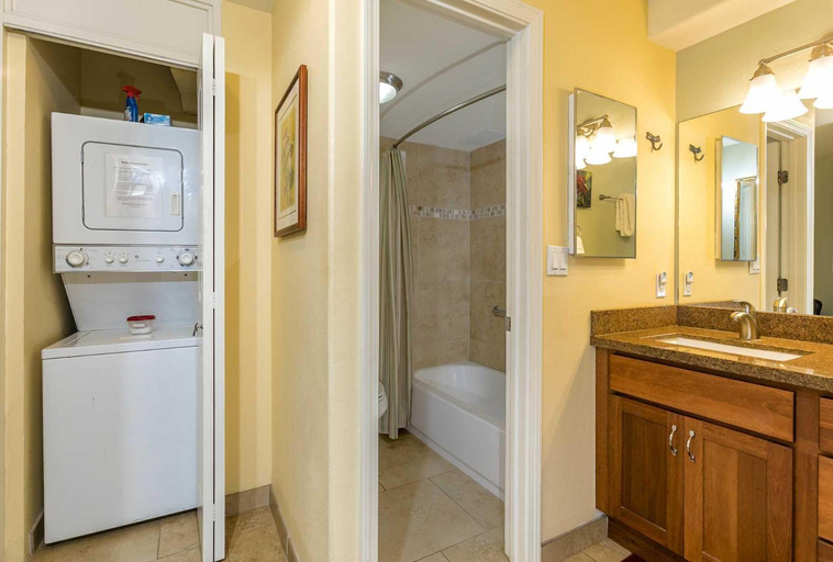 Bathroom 4, Kihei Akahi C-410, Maui